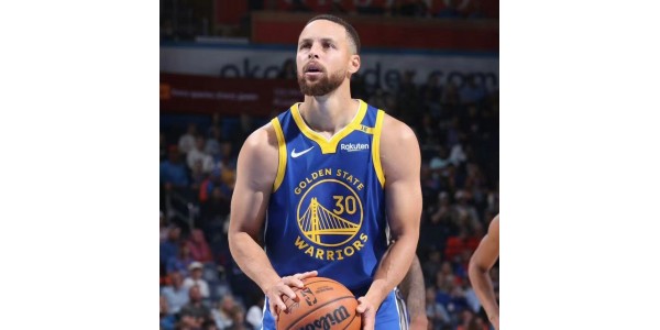 De varme Golden State Warriors besejrede Thunder og blev nummer tre De varme Golden State Warriors besejrede Thunder og blev nummer tre